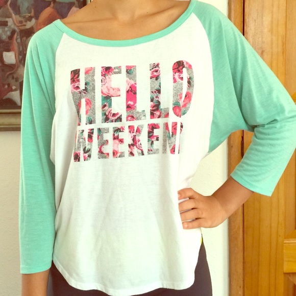 Tops - HP/HELLO WEEKEND! ADORABLE FLORAL Print Dolman Top